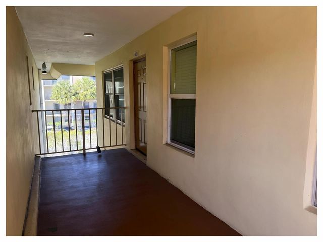 3071 NW 47th Terrace 319, Lauderdale Lakes, FL 33313