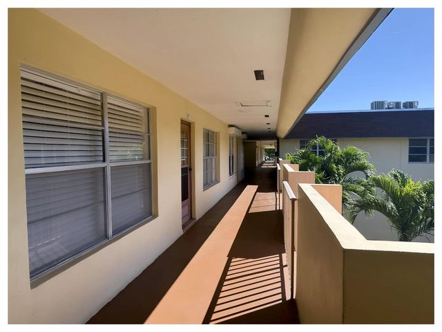 3071 NW 47th Terrace 319, Lauderdale Lakes, FL 33313
