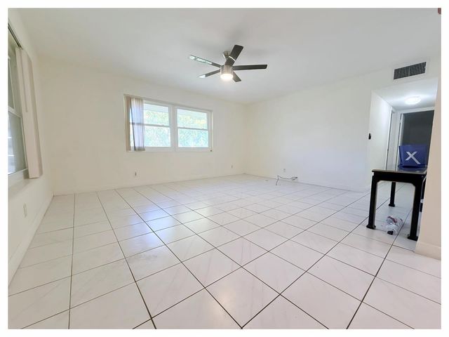 3071 NW 47th Terrace 319, Lauderdale Lakes, FL 33313