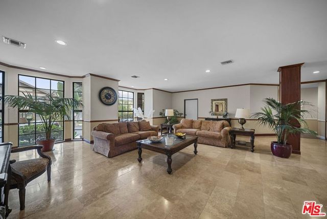 17914 Magnolia Boulevard 130, Los Angeles, CA 91316