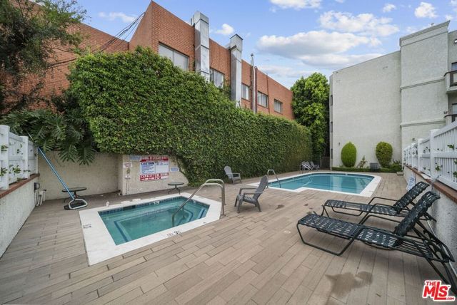 17914 Magnolia Boulevard 130, Los Angeles, CA 91316