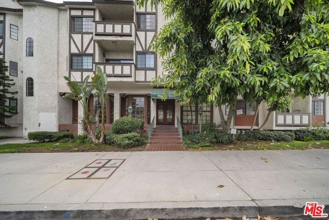 17914 Magnolia Boulevard 130, Los Angeles, CA 91316