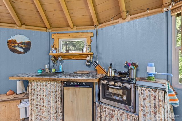 2017 Clugston Onion Creek Road, Colville, WA 99114