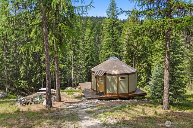 2017 Clugston Onion Creek Road, Colville, WA 99114