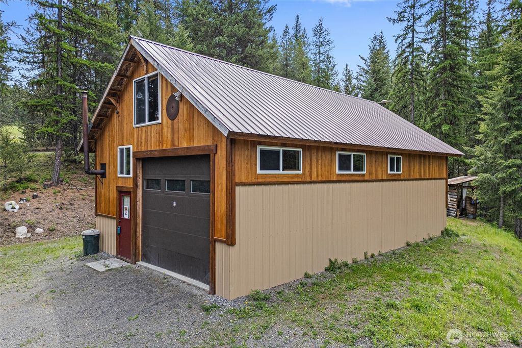 2017 Clugston Onion Creek Road, Colville, WA 99114