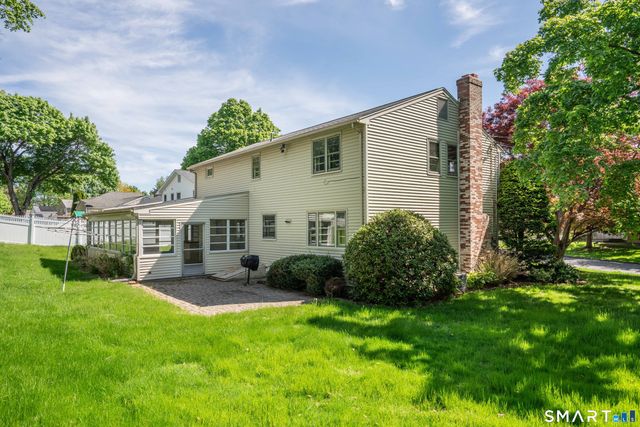 152 West Ridge Drive, West Hartford, CT 06117