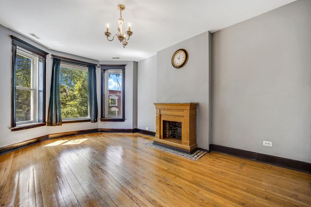 2714 W LEXINGTON Street, Chicago, IL 60612