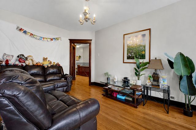 2714 W LEXINGTON Street, Chicago, IL 60612