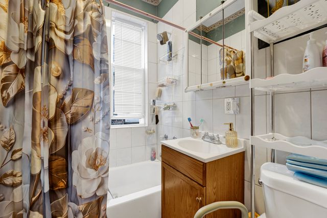 2714 W LEXINGTON Street, Chicago, IL 60612