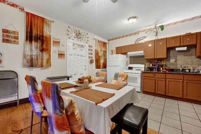 2714 W LEXINGTON Street, Chicago, IL 60612