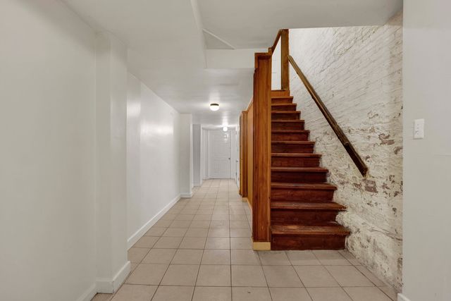 2714 W LEXINGTON Street, Chicago, IL 60612