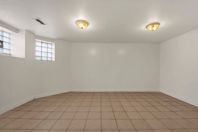 2714 W LEXINGTON Street, Chicago, IL 60612