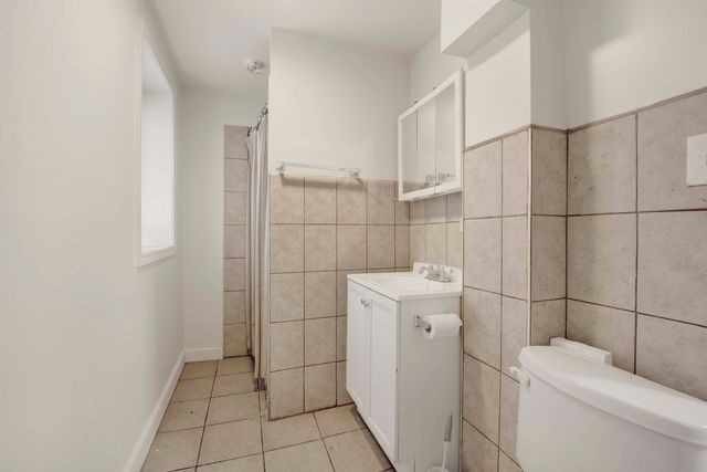 2714 W LEXINGTON Street, Chicago, IL 60612