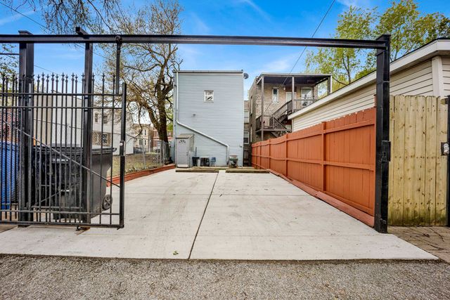 2714 W LEXINGTON Street, Chicago, IL 60612