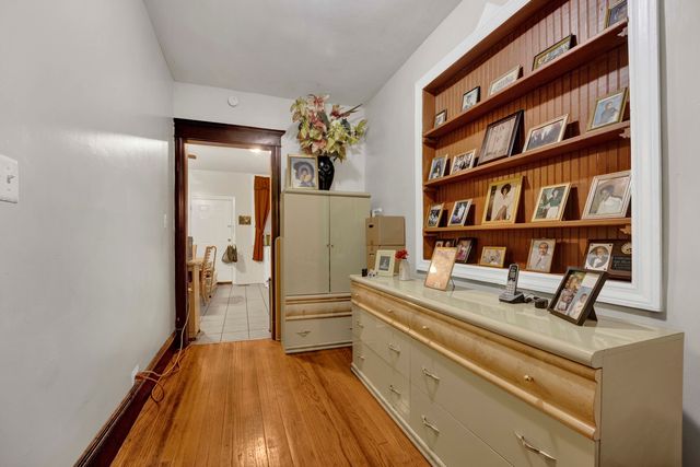 2714 W LEXINGTON Street, Chicago, IL 60612