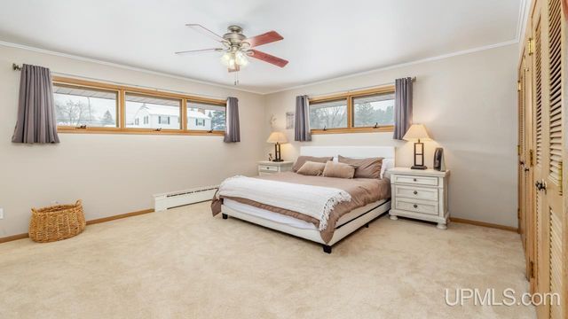 1400 W B Street, Iron Mountain, MI 49801