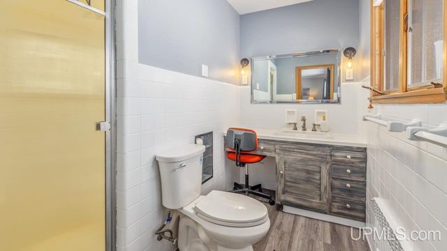 1400 W B Street, Iron Mountain, MI 49801