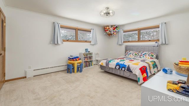 1400 W B Street, Iron Mountain, MI 49801