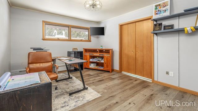 1400 W B Street, Iron Mountain, MI 49801