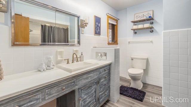 1400 W B Street, Iron Mountain, MI 49801