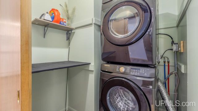 1400 W B Street, Iron Mountain, MI 49801