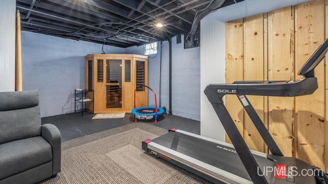 1400 W B Street, Iron Mountain, MI 49801