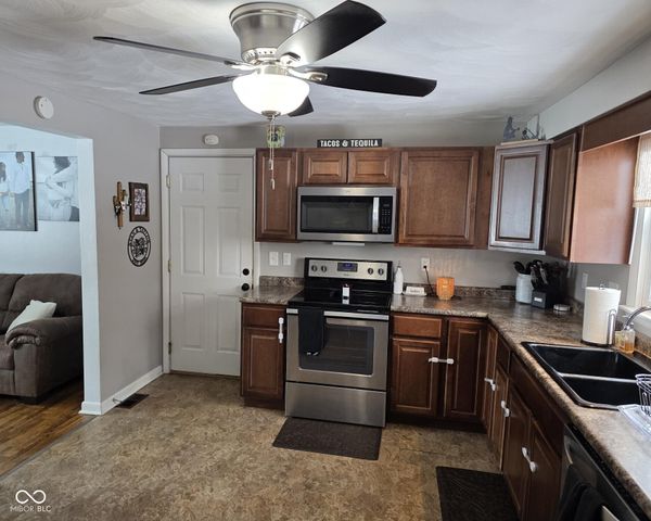 105 Willow Lane, Anderson, IN 46012