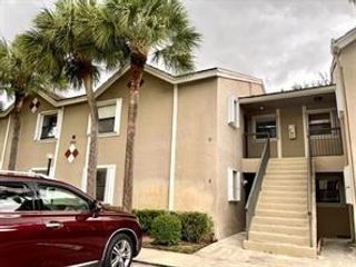 9649 Riverside Dr 9, Coral Springs, FL 33071