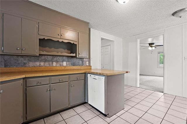 701 W 24th Street, Independence, MO 64055