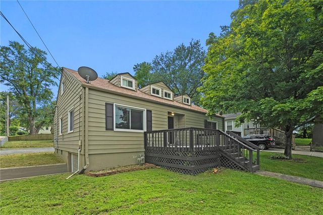 701 W 24th Street, Independence, MO 64055