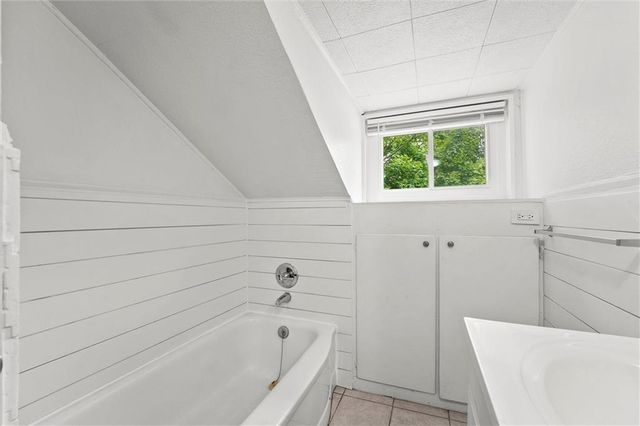 701 W 24th Street, Independence, MO 64055
