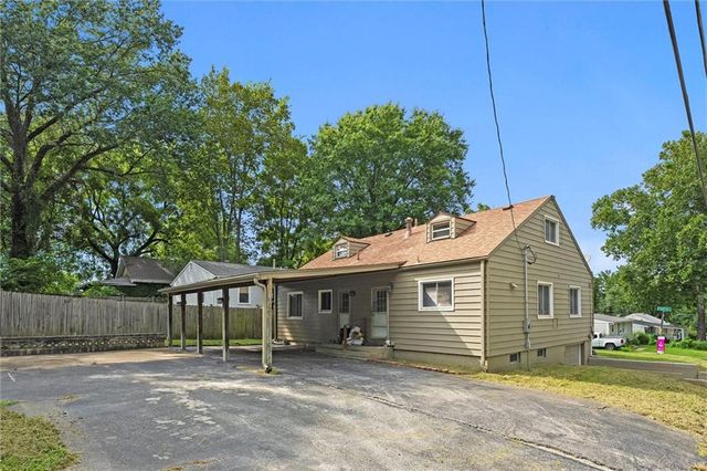 701 W 24th Street, Independence, MO 64055