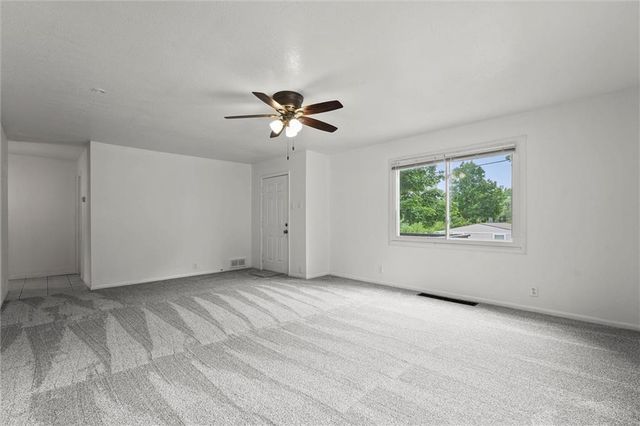 701 W 24th Street, Independence, MO 64055