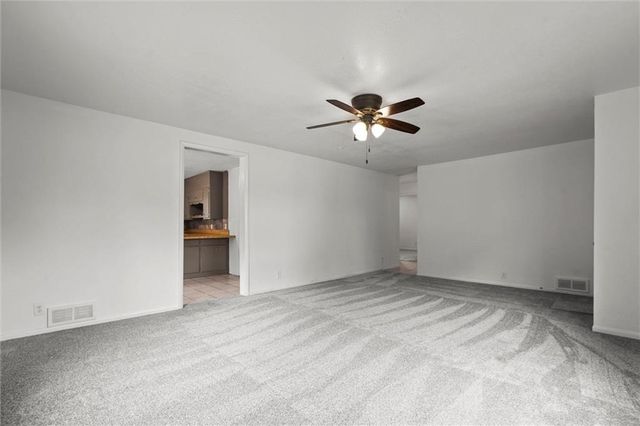 701 W 24th Street, Independence, MO 64055