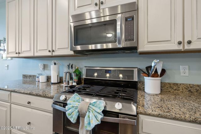 356 WATERFRONT Drive, St. Johns, FL 32259