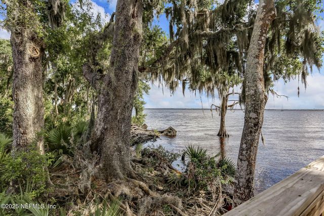 356 WATERFRONT Drive, St. Johns, FL 32259