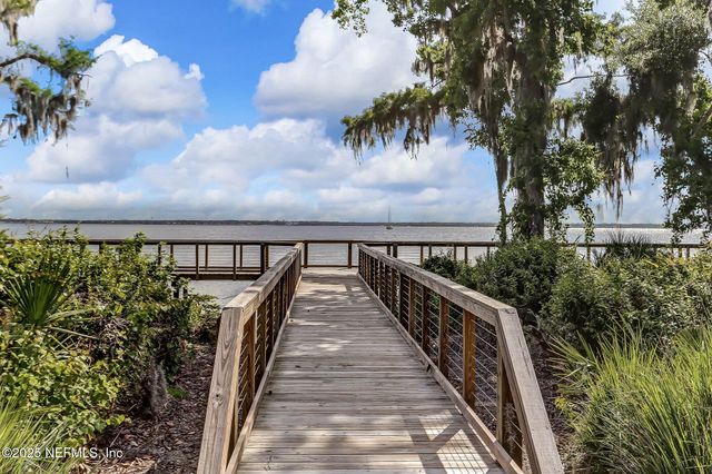 356 WATERFRONT Drive, St. Johns, FL 32259