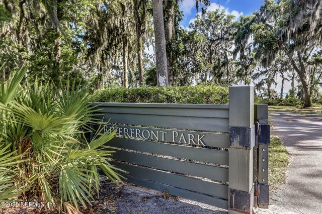 356 WATERFRONT Drive, St. Johns, FL 32259