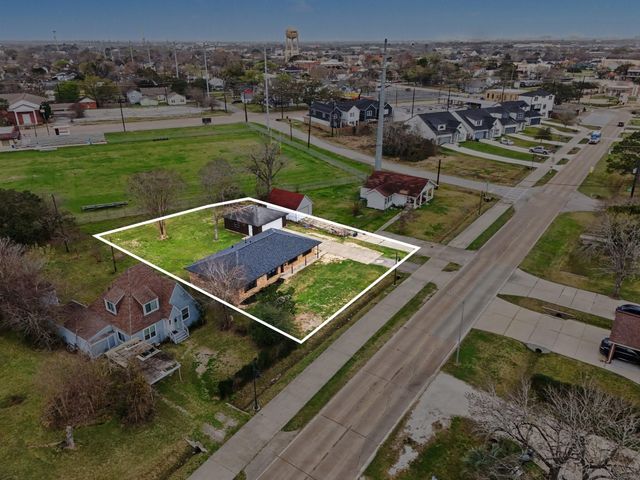 308 San Jacinto Street, La Porte, TX 77571