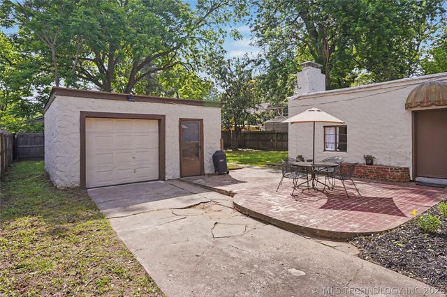 4223 S Madison Place, Tulsa, OK 74105