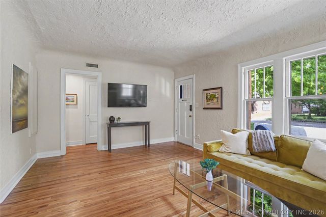 4223 S Madison Place, Tulsa, OK 74105
