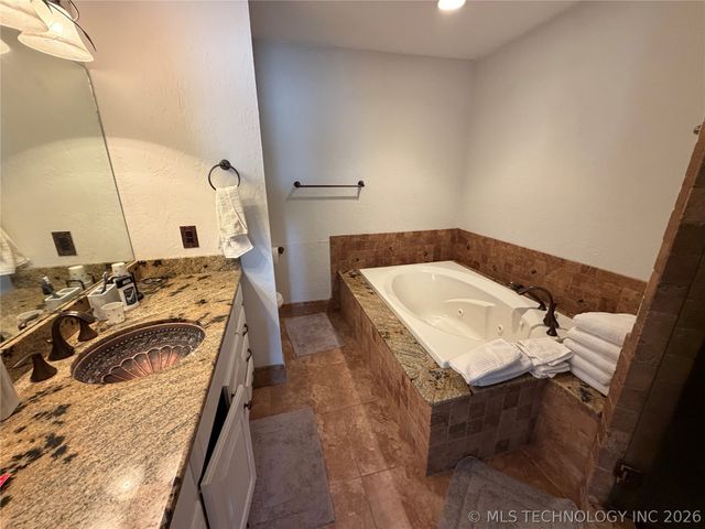 215 Murphy, Canadian, OK 74425