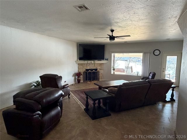 215 Murphy, Canadian, OK 74425