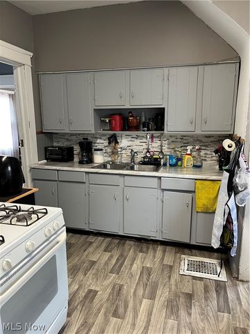 10405 Olivet Avenue, Cleveland, OH 44103