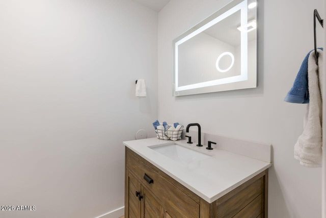 8055 E THOMAS Road E117, Scottsdale, AZ 85251