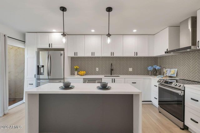 8055 E THOMAS Road E117, Scottsdale, AZ 85251