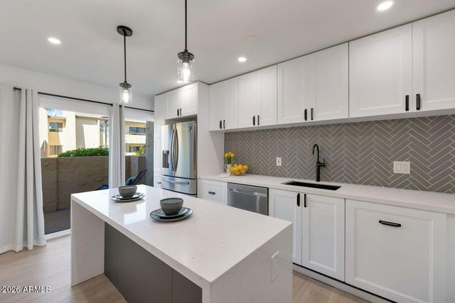 8055 E THOMAS Road E117, Scottsdale, AZ 85251