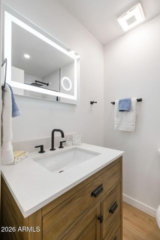 8055 E THOMAS Road E117, Scottsdale, AZ 85251