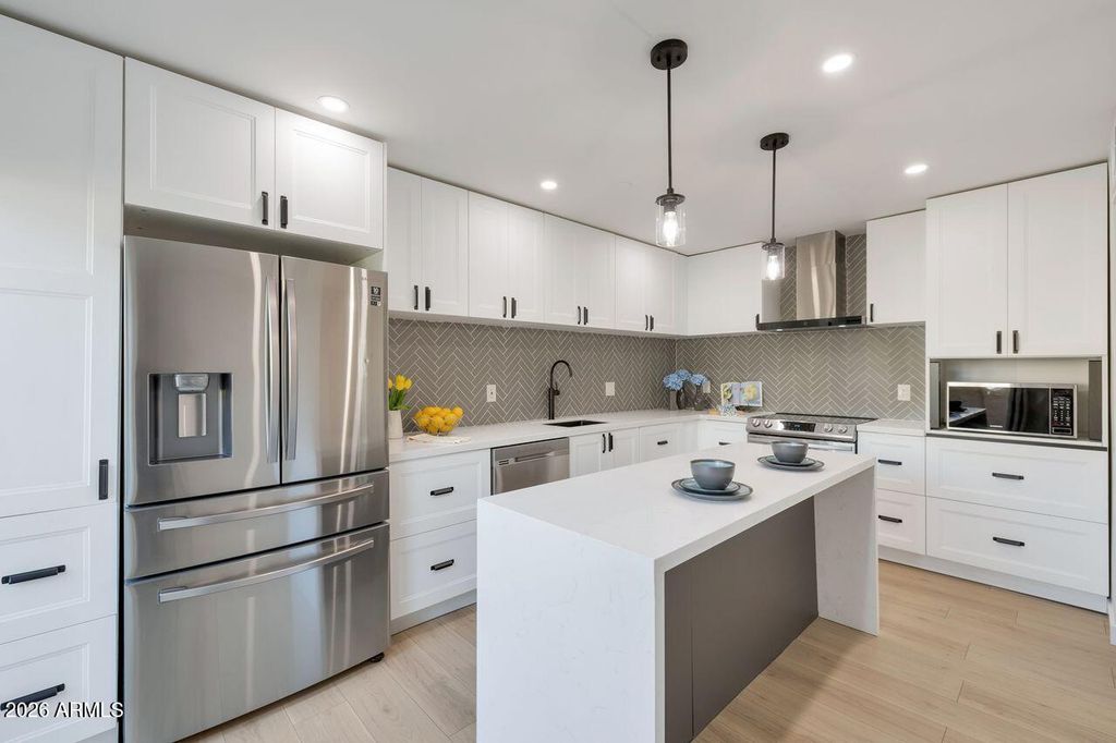 8055 E THOMAS Road E117, Scottsdale, AZ 85251