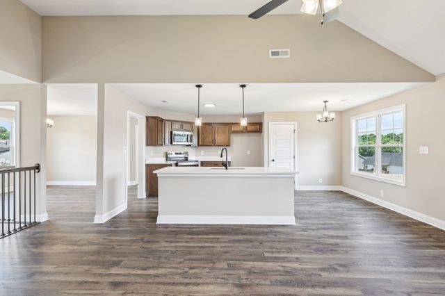 794 Carrillo Dr, Clarksville, TN 37040